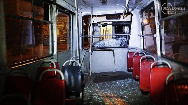 разбитый салон трамвая